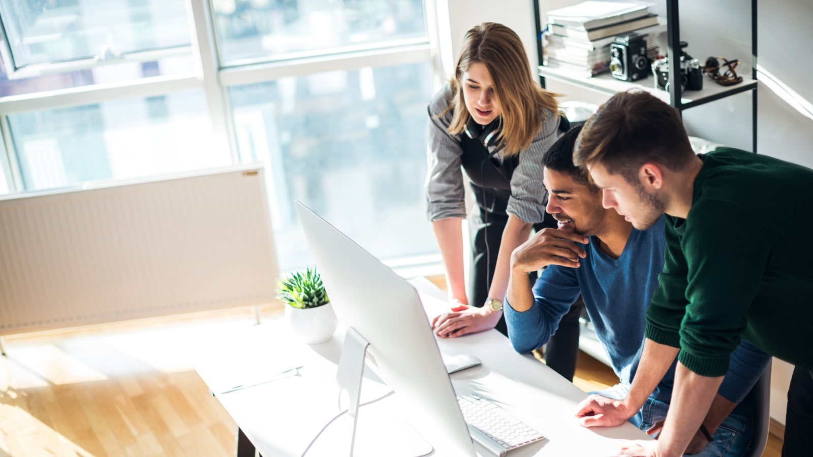 Using Social Media to Attract Accredited Investors: Tips That Actually Work